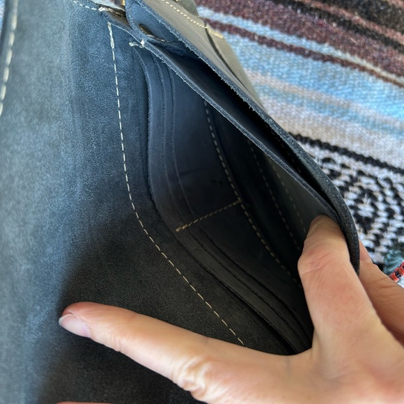 Portland Leather Gray Crossbody Bag - Picture 5 of 6